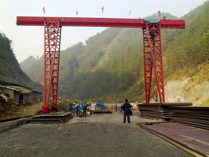 MH型電動(dòng)葫蘆門(mén)式起重機(jī)（上包下花式）